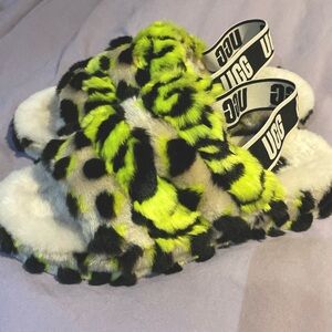 UGGS Fluffy slide slippers- green and black- leopard print